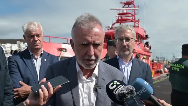 Visita del ministro Torres al muelle de La Restinga, El Hierro