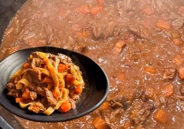 Tagliatelle estilo boloñesa