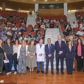 Foto de familia de las personas expertas participantes en la jornada de bioética en el hospital de Gran Canaria Doctor Negrín.