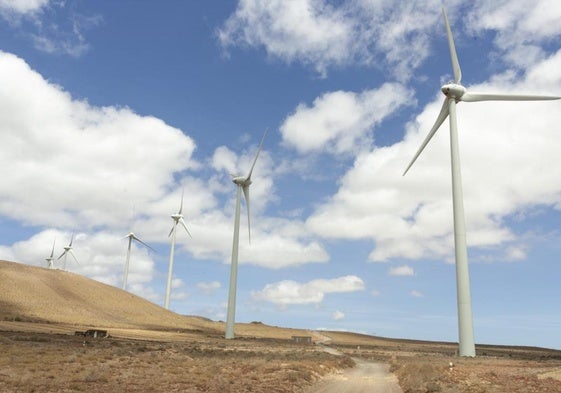 Aerogeneradores en la zona de El Monte.