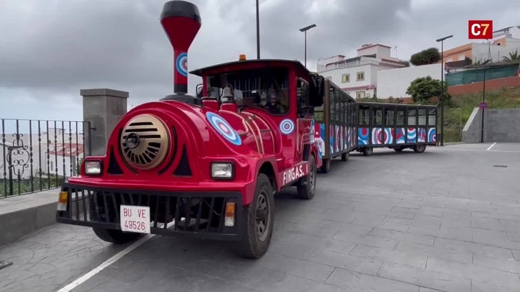El tren llega a Firgas
