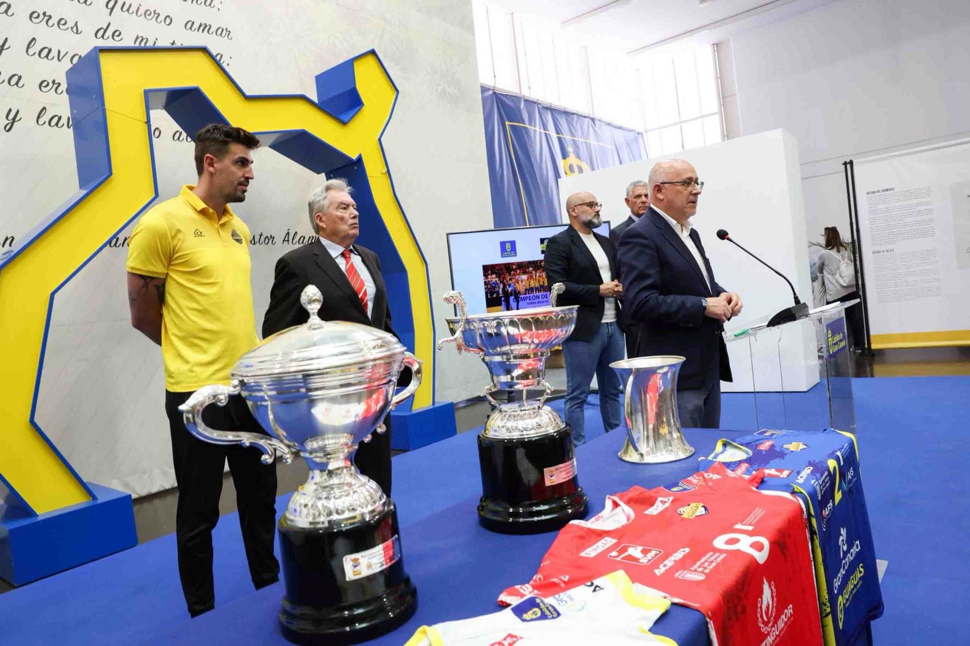 La recepción del guaguas en el Cabildo de Gran Canaria, en imágenes