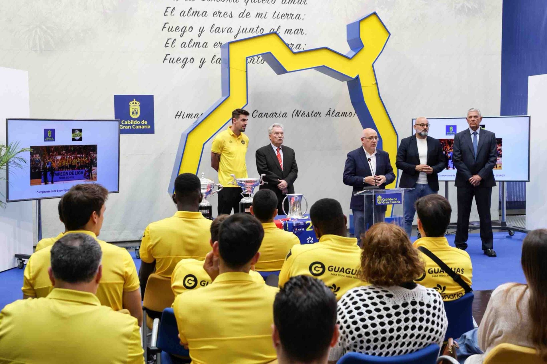 La recepción del guaguas en el Cabildo de Gran Canaria, en imágenes