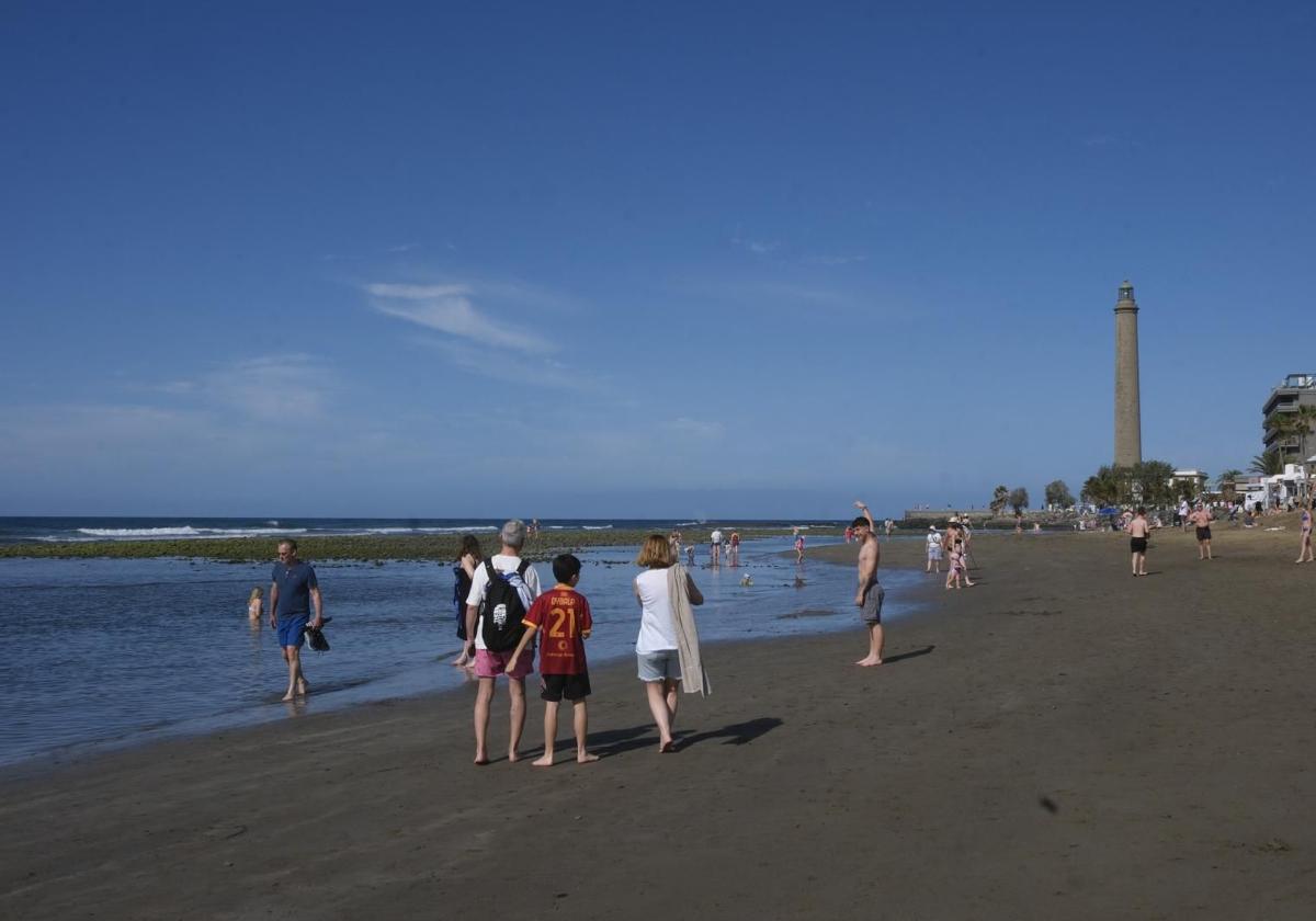 Las 14 playas de Gran Canaria con bandera azul la conservan en 2025