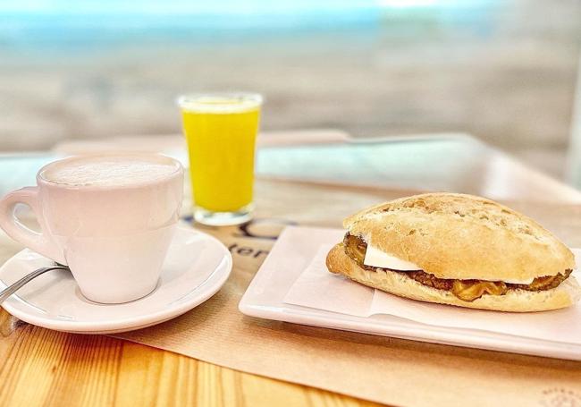 Desayuno de Acqua Bar Cafetería