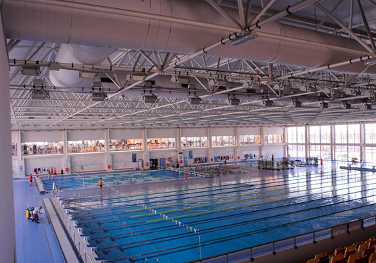 La empresa de las piscinas Inacua sigue al frente del centro pese a que la concesión expiró hace un mes
