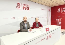 El secretario general de organización del PSE, Jon Iraola, y el de organización, Luis Vicente Castellanos.