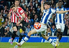 Berenguer remató a puerta en un chut muy flojo sin dificultad para Remiro.