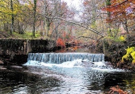 El paraje de La Encontrada destaca por su salto de agua, donde antaño había una ferrería.