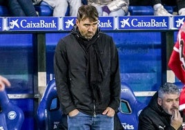 Coudet, cabizbajo durante la derrota ante el Rayo.
