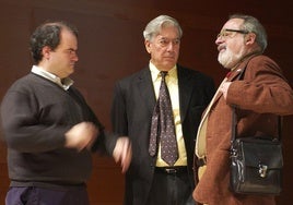 Mario Vargas Llosa, junto a Savater y Martínez Gorriarán, en un acto de Basta Ya.