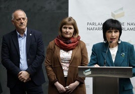 Aholkulari politikoak: bekaturik gabe dagoenak bota dezala lehen harria