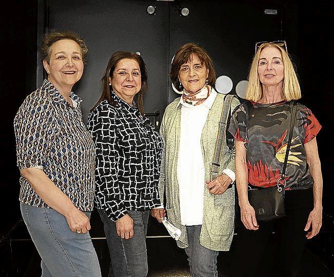 Edita Bombín, Yolanda Bombín, Mabel Arteagabeitia y Marta García.