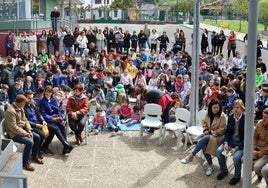 Acto de homenaje a Matilde González-Serna en el patio del colegio al que ya da nombre.