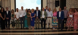 Foto de familia de los premiados.
