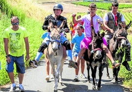 Paseo en burro no competitivo celebrado el año pasado en Tricio en lugar de la tradicional carrera.