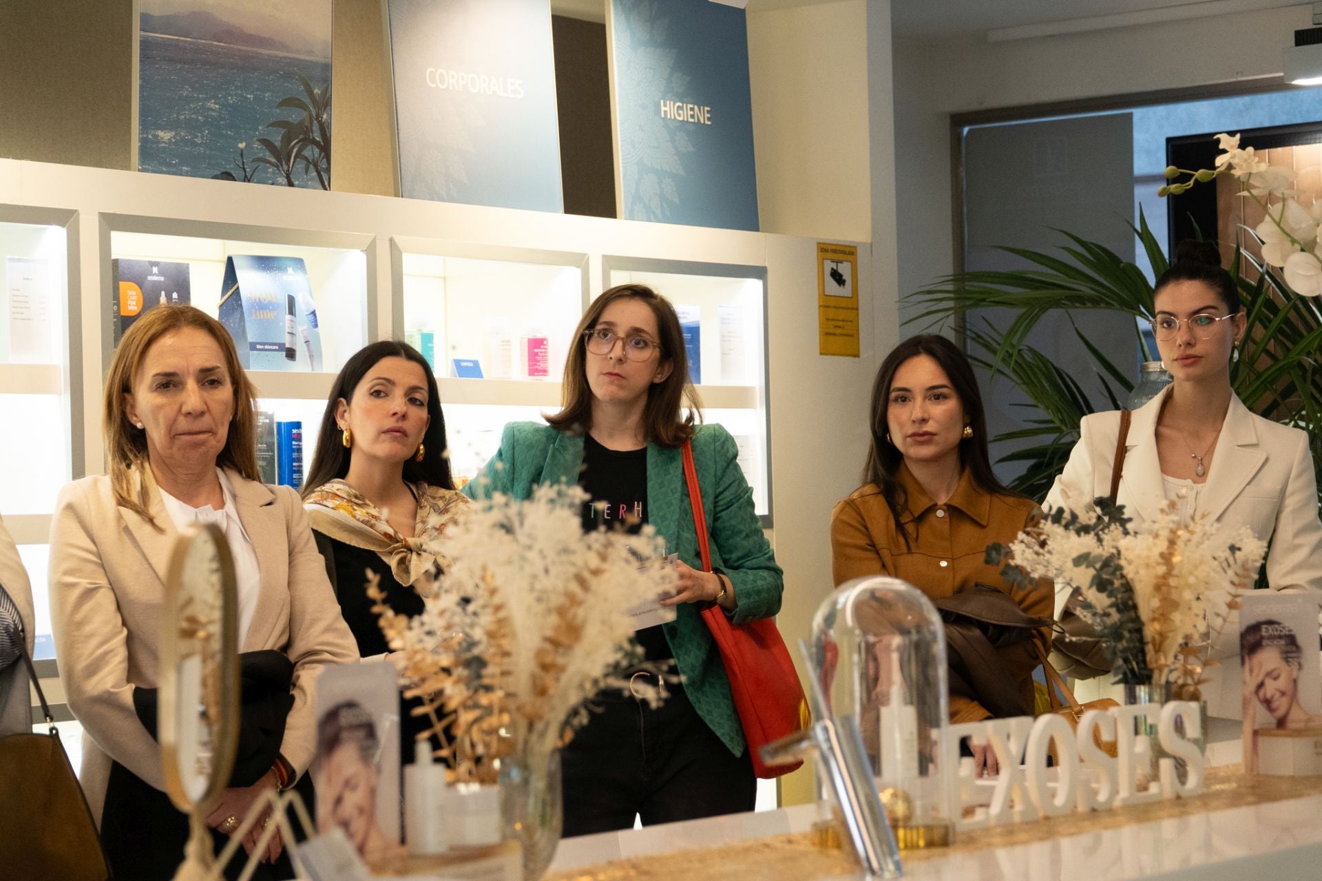 Victoria Arévalo, Rocío Botella, Irene Vaqué, Carolina Balsalobre y Paula Pérez.