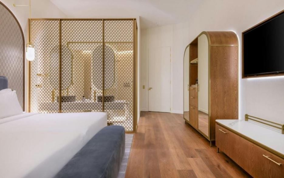 Fotos: Un hotel de 5 estrellas superior abre en el centro de Valencia