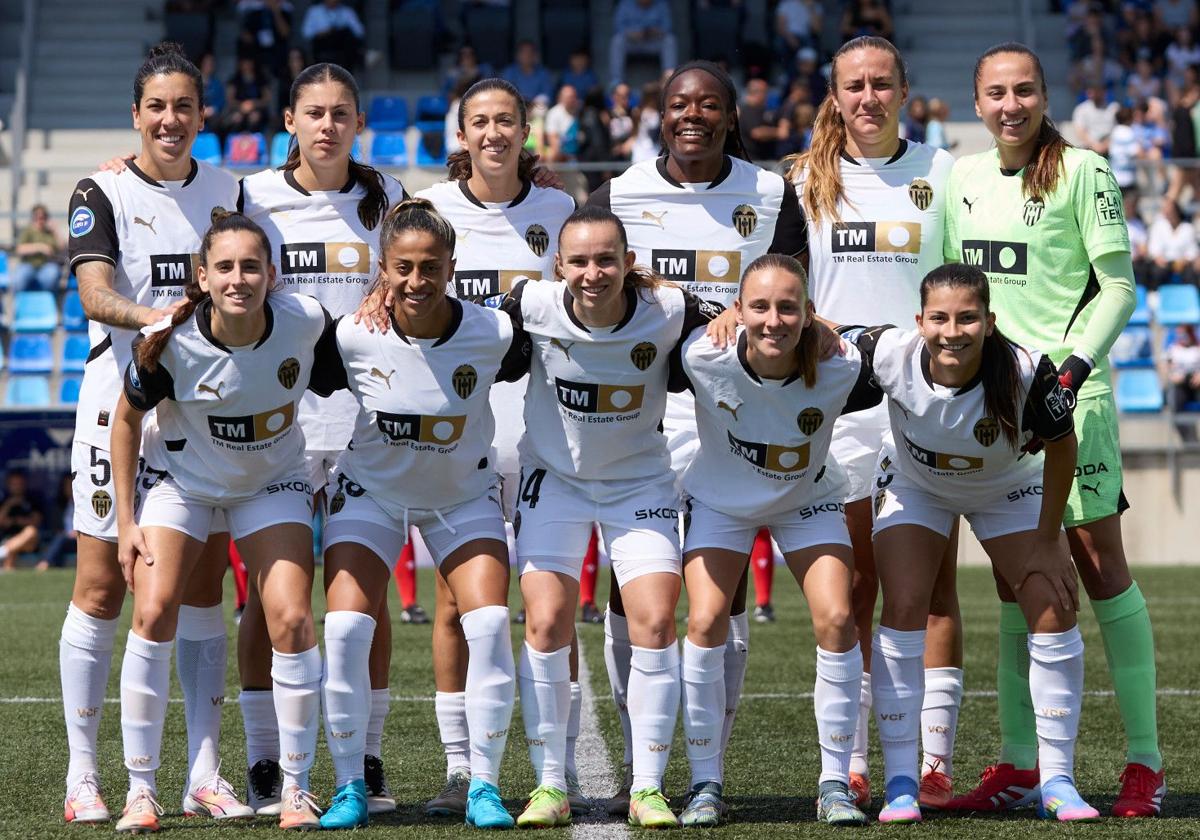 La alineación del Valencia femenino en el día de su descenso.
