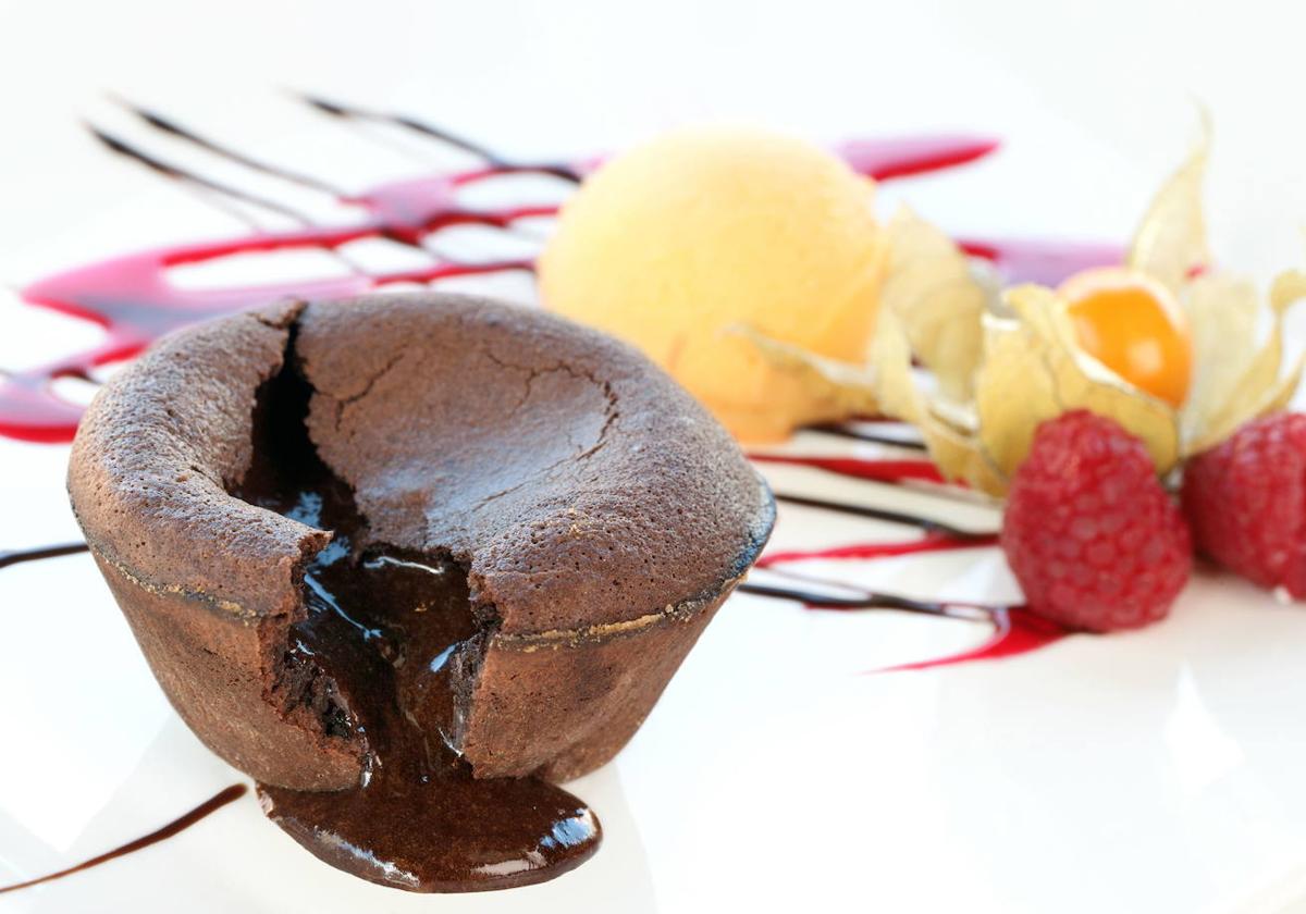 Cómo hacer 'coulant' de chocolate en la freidora de aire'