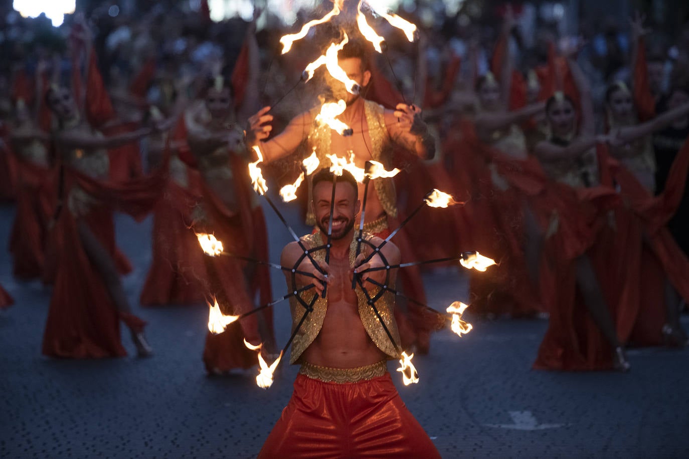 El gran desfile de Moros y Cristianos en Murcia, en imágenes