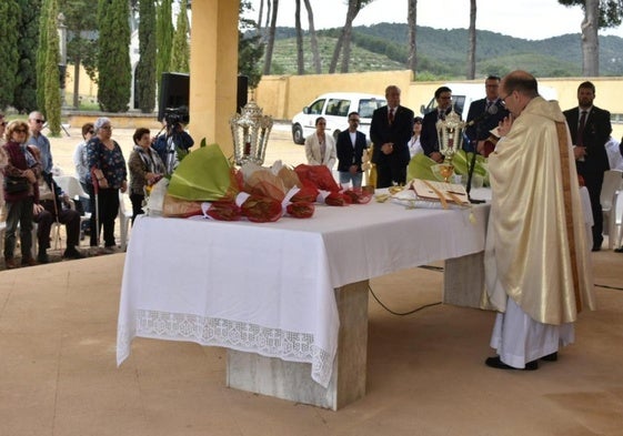 El vicario David Martínez, ayer, durante la eucaristía.