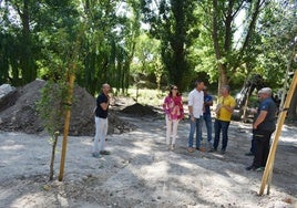 Técnicos y autoridades, ayer, durante la visita al paraje de Las Tosquillas, en la pedanía de Barranda.