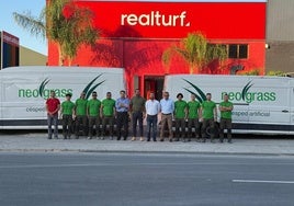 Parte del equipo de Neograss.