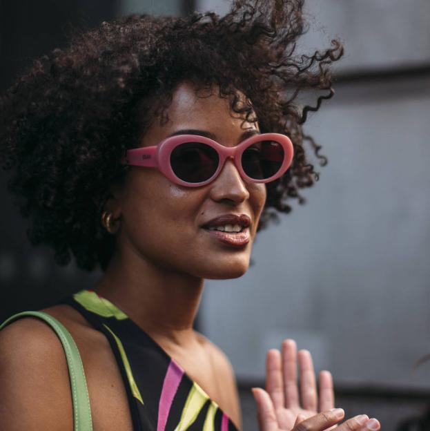 Chicas curly, el corte bob rizado es la nueva tendencia de cabello corto más cómoda y rejuvenecedora de esta primavera