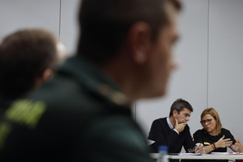 El presidente de la Generalitat Valenciana, Carlos Mazón, y la delegada del Gobierno, Pilar Bernabé