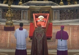 El cuerpo de Francisco será trasladado mañana desde el Vaticano a la basílica de Santa María la Mayor.