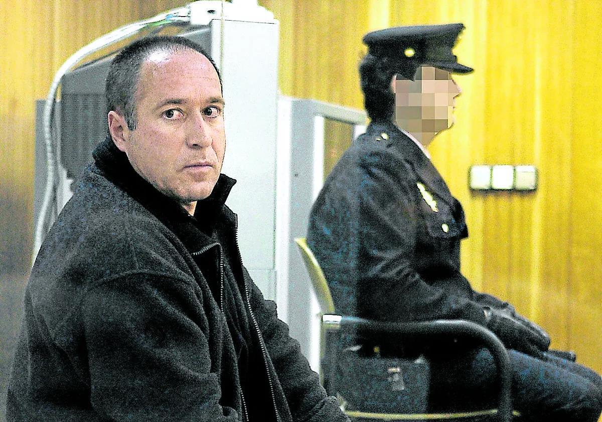 El etarra Henri Parot, acusado de 82 crímenes, ha disfrutado ya de dos permisos para salir de la cárcel