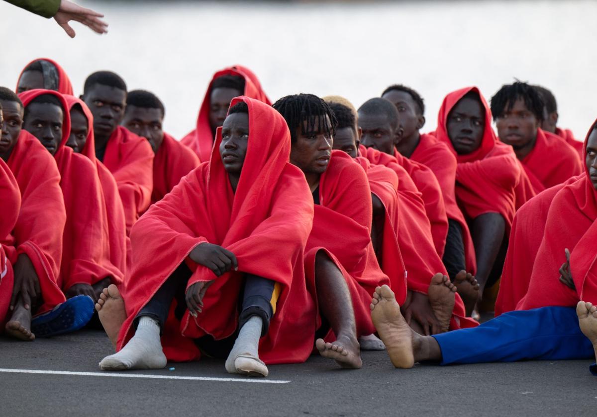 El Gobierno admite que no ha evaluado a mil menores migrantes en Canarias pese a exigirlo el Supremo