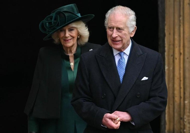 Carlos III pone a su hijo Harry en el centro de los actos programados para su funeral