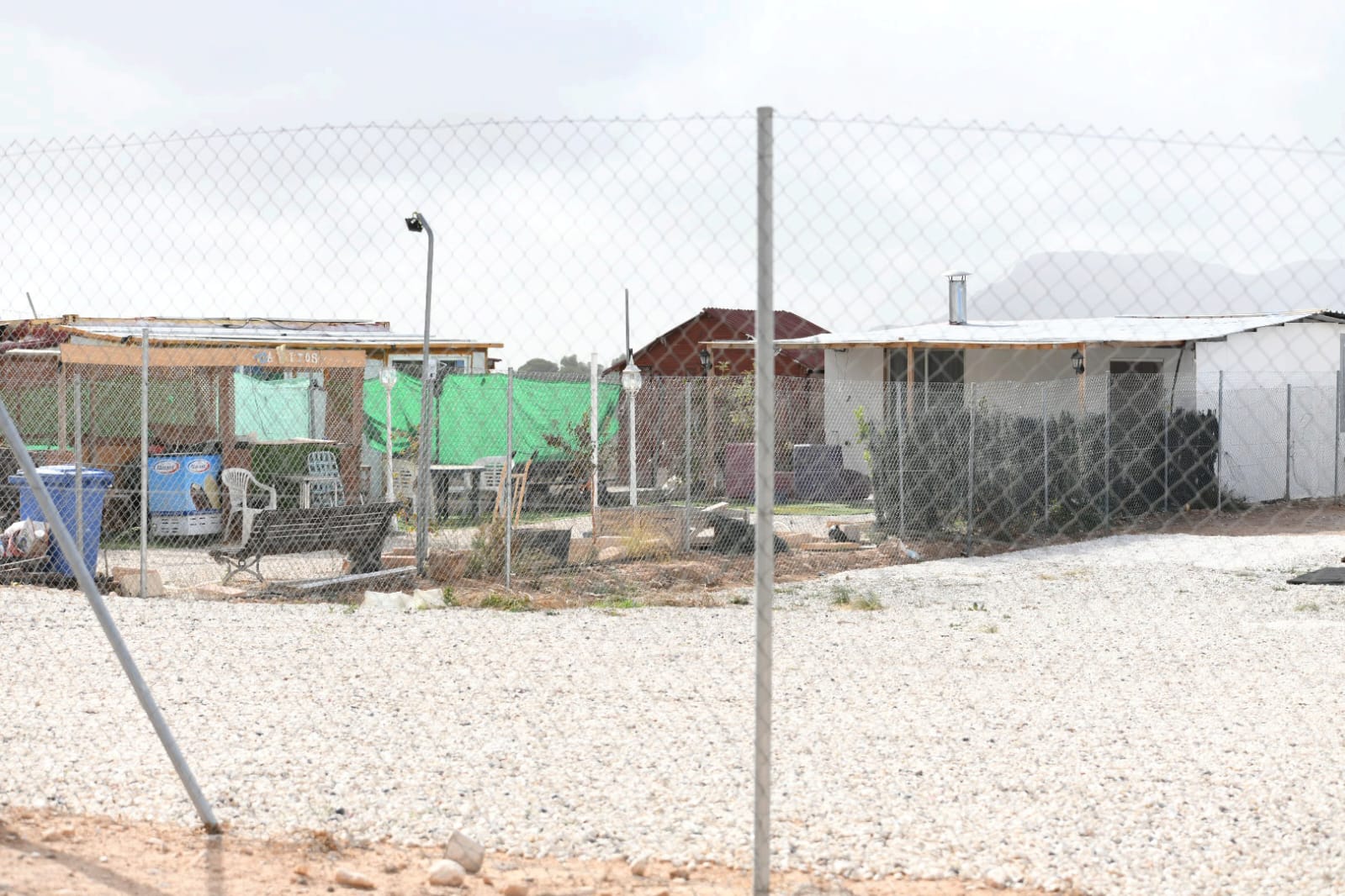 Imagen secundaria 1 - Varias construcciones en terreno rural. 